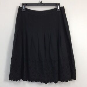 Robert Kitchen Women's Black Pleated Floral Embroidered Skirt Size 8 GREAT